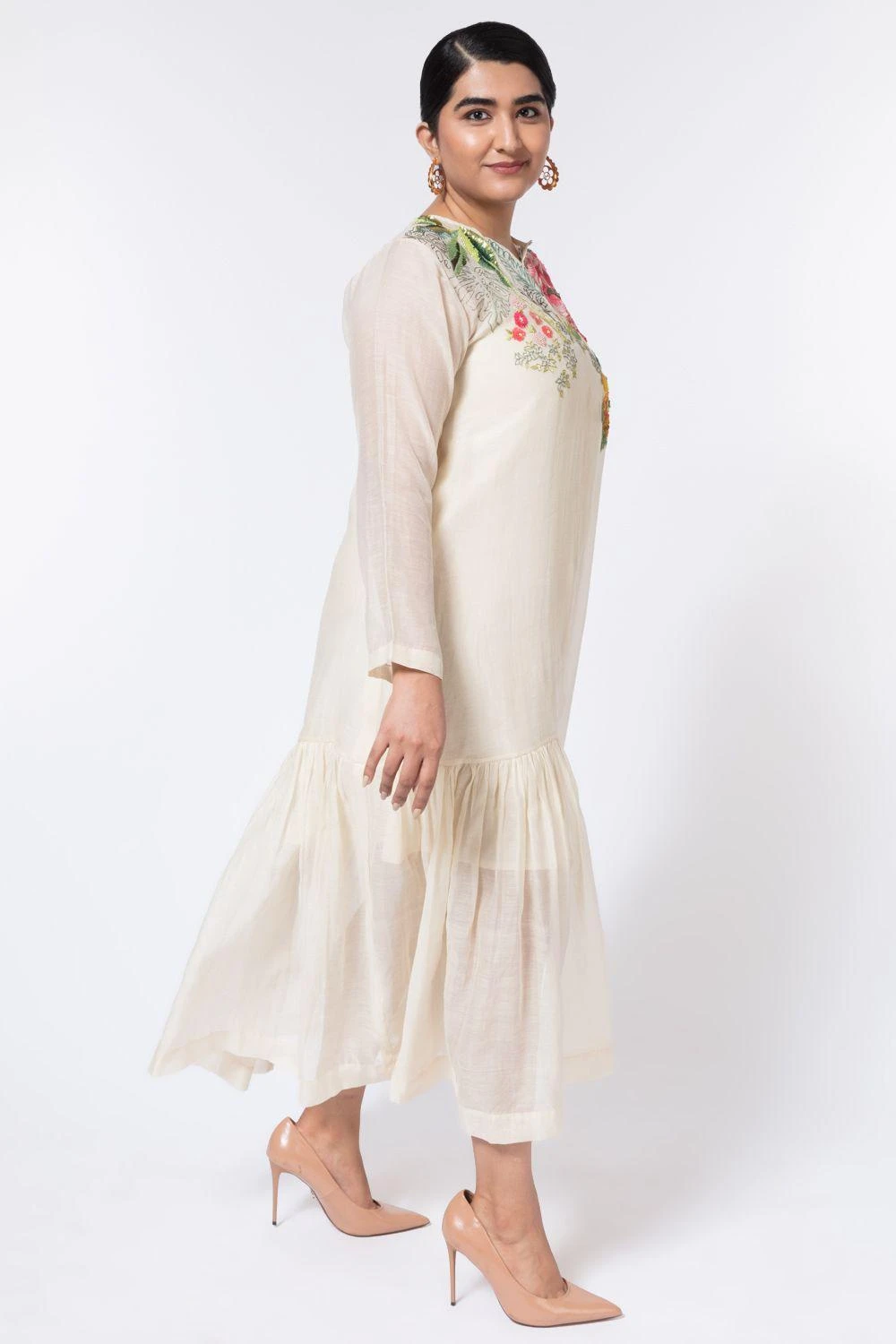 Half Full Curve Ivory Floral Embroidered Flapper Dress 3 Half Full Curve Ivory Floral Embroidered Flapper Dress - Image 3