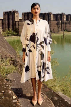 Khara Kapas Robin Dress