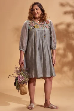 Half Full Curve Grey Floral Midi Dress